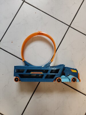 Hot Wheels Stunt and Go Transporter Track Set Mattel Hauler With Launcher Loop