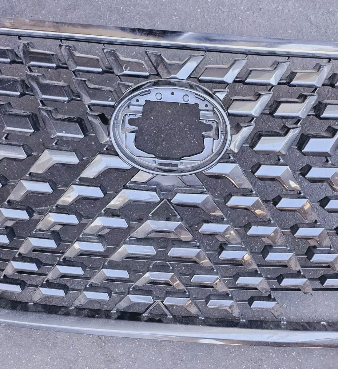 2020 2021 2022 Lexus GX460 GX Front Radiator Grille OEM USED