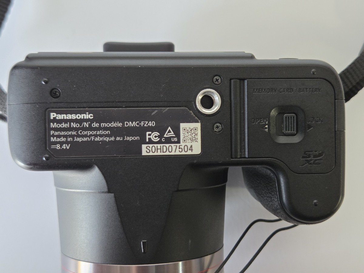 Panasonic LUMIX DMC-FZ40 14.1MP 24X Zoom Digital Camera With