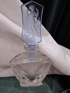 VGT Markeed Blue & Clear Intaglio Cut Nude on Ball Czech Perfume Bottle