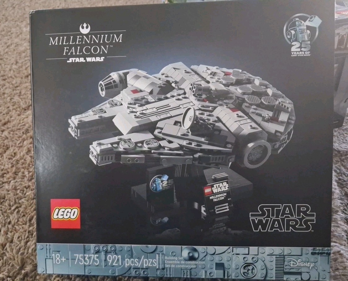New LEGO Star Wars Millennium Falcon Set 75375 Build Set - 921 Pcs