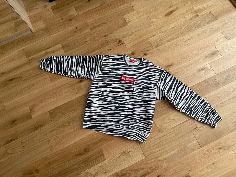 Supreme NYC Box Logo Zebra FW22SW65 sweatshirt XL Sweat 2022 BOGO - Photo 1/4