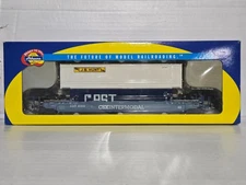 Athearn HO Ready to Roll CSX Husky Stack Well Car with 2 containers