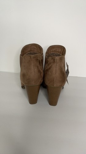 FOREVER 21 Ankle Boots Brown Faux Suede Studded Womens 9M EUC - Picture 3 of 7