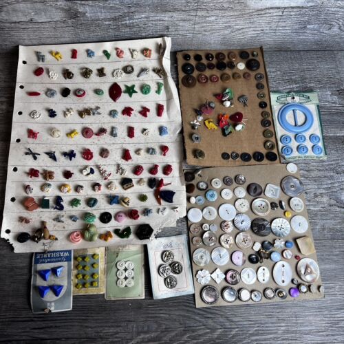 HUGE MIXED LOT Vintage Bakelite Buttons Pins Lapels Various Sizes  - Picture 1 of 21
