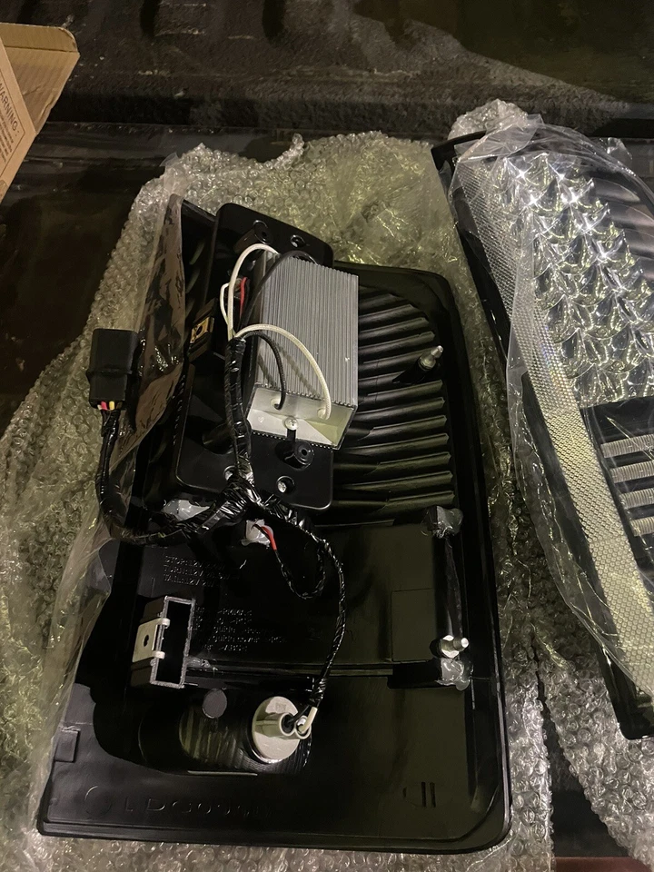 Juego de luces traseras LED 2004-2007 Ram 2500-ST SPYDER AUTO 5002556 Foto 3 de 4