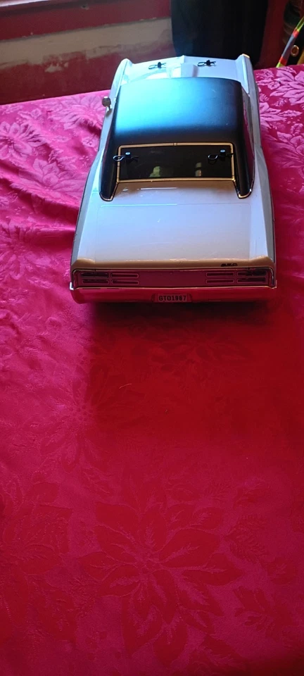 Pontiac GTO 1967 FAZER MK2 SERIE FZ02L 4x4 plateado y negro Foto 3 de 4