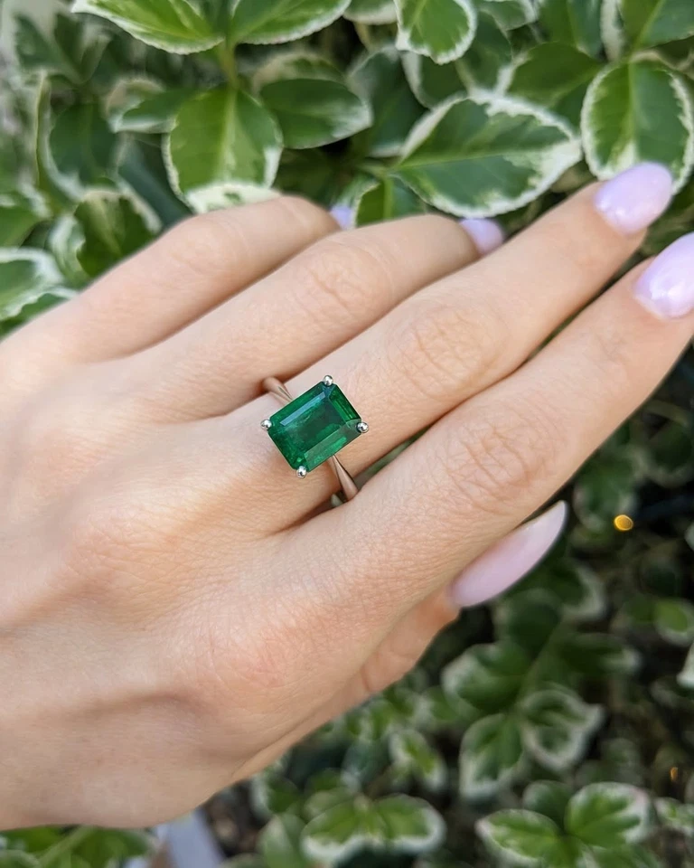 Anillo de boda solitario esmeralda natural corte esmeralda de 4,86 quilates platino 950 real Foto 3 de 4