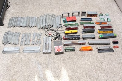 HO HUGE VINTAGE TRI-ANG TRIANG MODEL TRAIN CN CANADIAN NATIONAL SET ENGLAND BRIT
