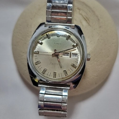 Vintage Men’s Timex Electric Chrome Plated Stainless Steel Back Water Resistant