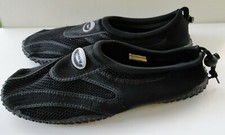 Men's Size 11 Easy USA Wave Aqua Socks Beach Water Shoes Pre-Owned