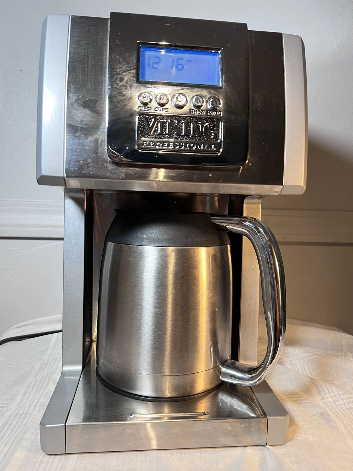 VIKING PROFESSIONAL  MODEL VCCM12MS PROGRAMMABLE 12 CUP COFFEE MAKER 1500 WATT