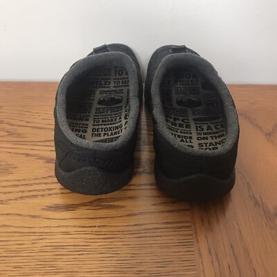 Keen Howser 3 Quilted Slip Ons Sz 7.5 | eBay display picture 3