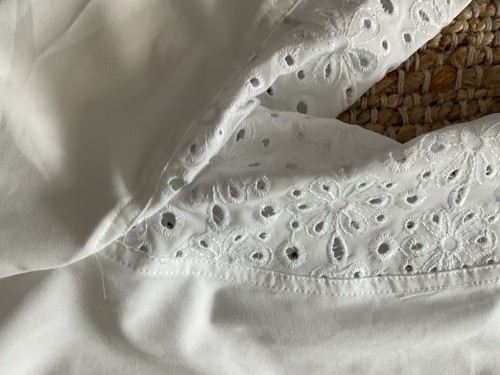 Chico’s Zenergy Neema White Eyelet Jacket S 0 Us S. - Picture 3 of 5