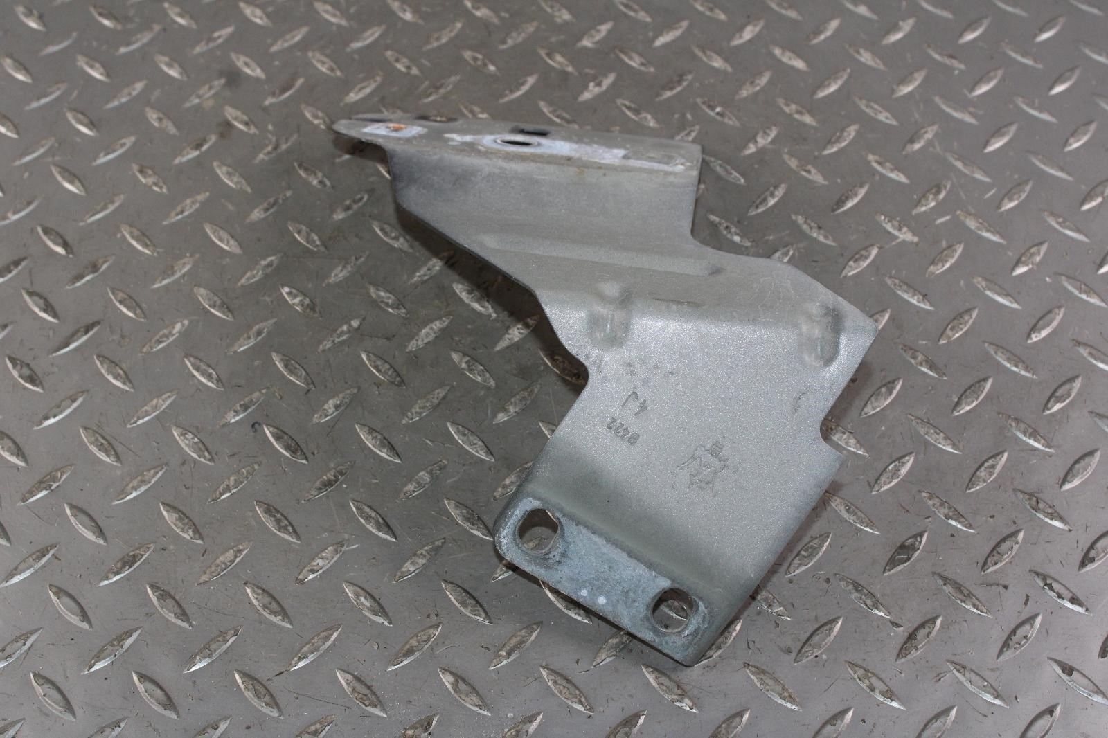 14-19 Ghibli Driver LH Left Front LF Body Fender Mounting Bracket OEM Factory OE