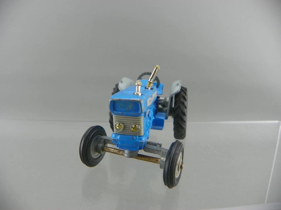 Vintage 1969 Corgi 74 Diecast 1/43 Scale Blue Ford 5000 Super Major Farm Tractor - Image 3 of 4