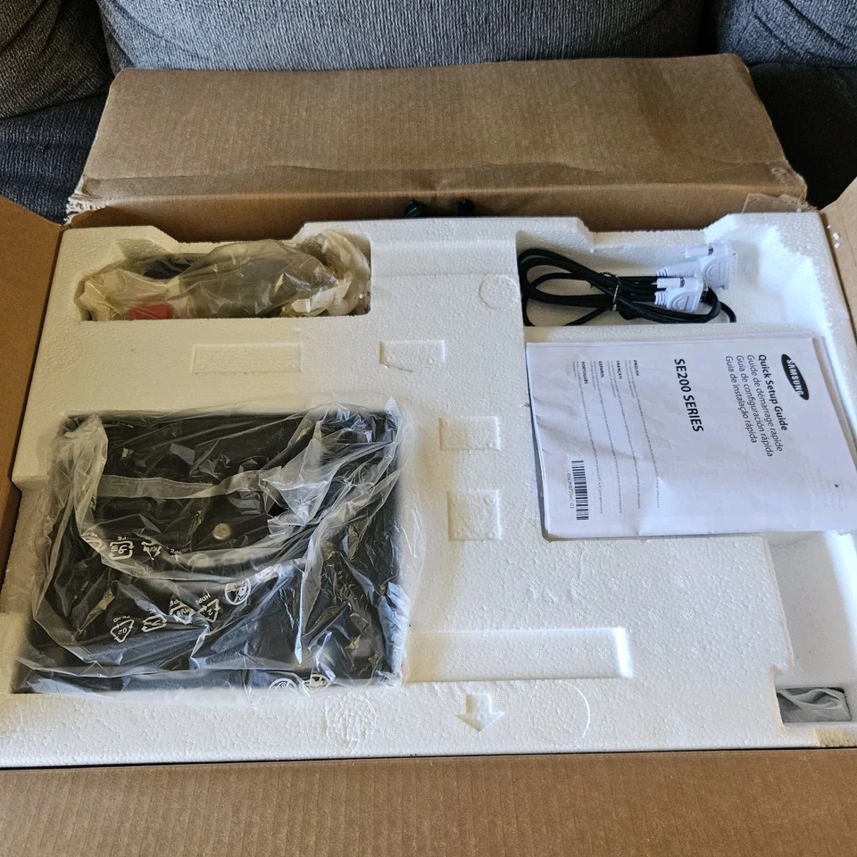 NEW Samsung S23E200B SE200B 23" Series Business Monitor Full HD LCD Black - Image 2 of 4