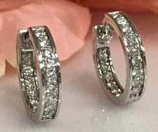 Orecchini a Cerchio Huggie Donna 2 Ct Tondo Simulato Diamante Placcato Oro Bianco 14K