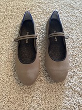 Rothy s Portobello Mary Jane Flats Size 9 EUC Tan And Black