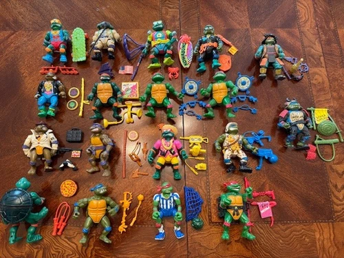 Vintage TMNT HUGE Lot of 18 TURTLE Figures W/Accessories Military Samurai & More