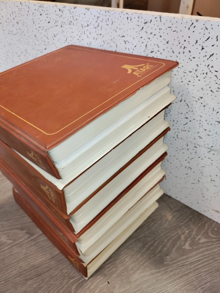 Lote de 6 Carpetas Estuche de Almacenamiento de Cuero 8 Juegos Atari 2600 7800 AUTÉNTICAS Leer Foto 2 de 4