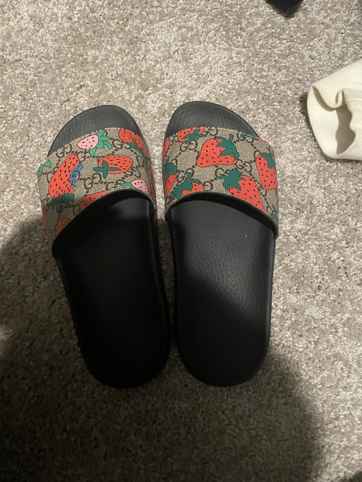 Sandales à glissière fraise Gucci Supreme taille 37 authentiques...