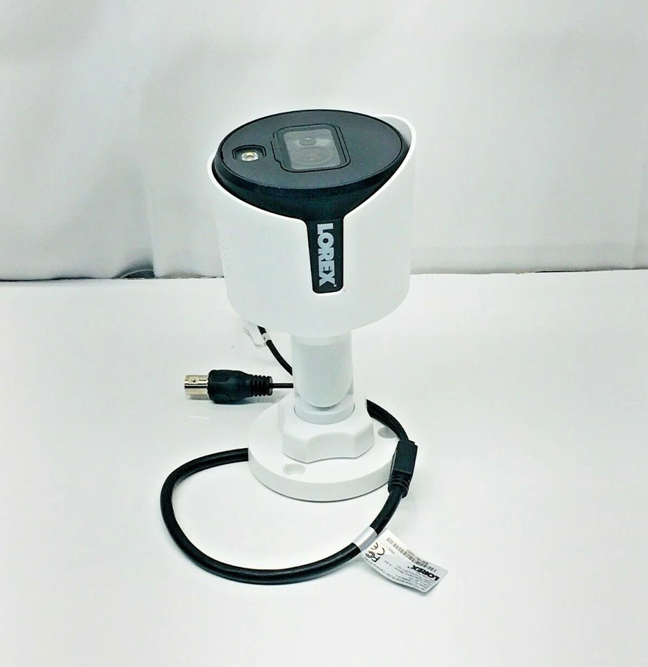 Lorex LBV8541X-C 4K Ultra HD Active Deterrence Security Camera - Image 2 of 4