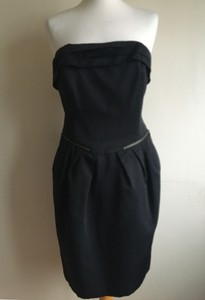 black fitted strapless dress