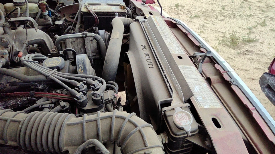 98-01 马自达 B2500 散热器 冷却风扇罩 Oem 塑料外壳 2.5 升 Zzp015210 — 第 3/4 张图片