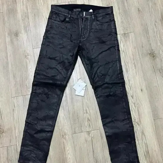Givenchy Crackle Denim Pants Men’s Size 33 thumbnail 4