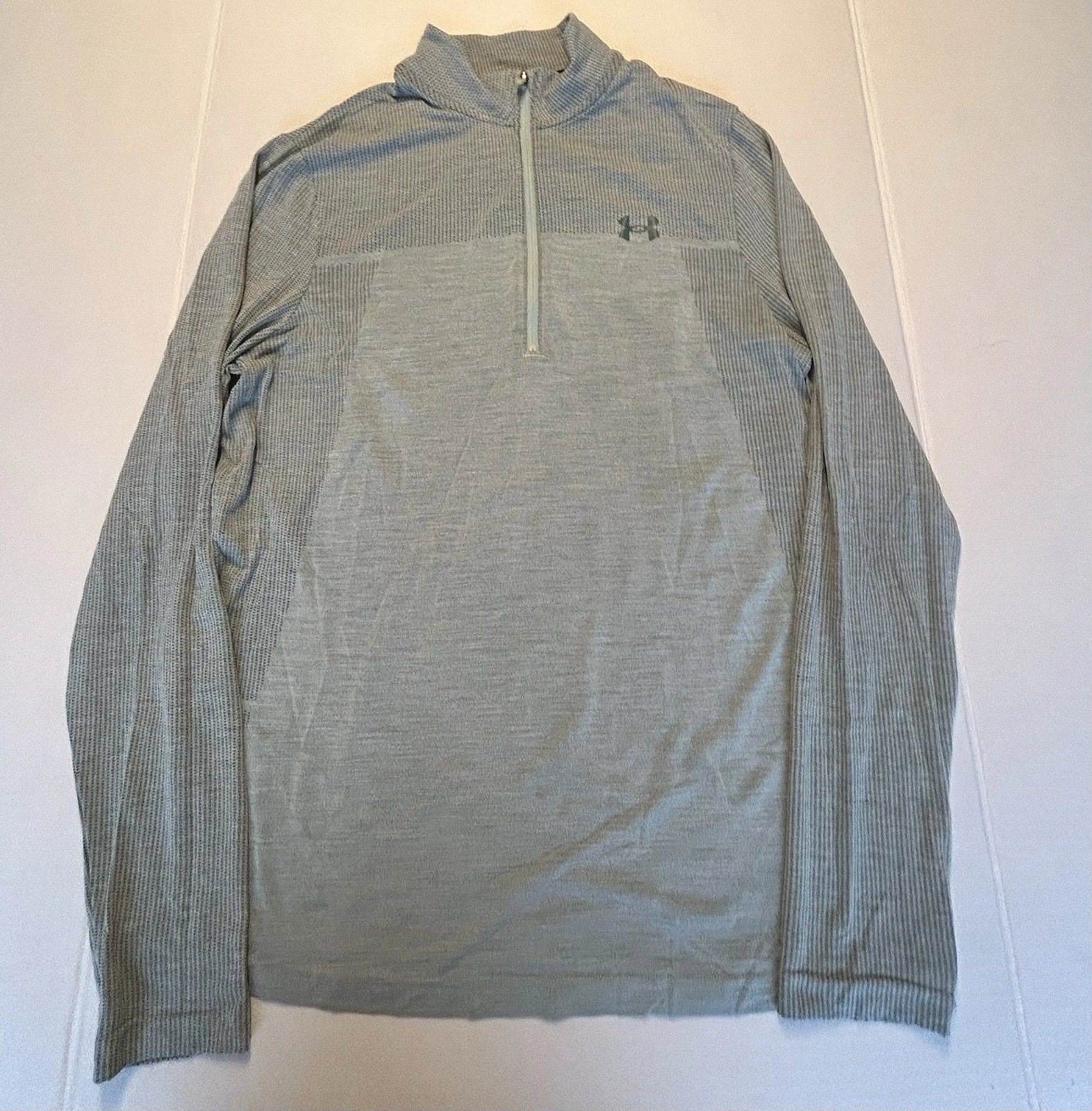 Under Armour Fitted 1/4 Zip Pullover Long Sleeve Athletic Top Gray Green Large
Opens in a new window