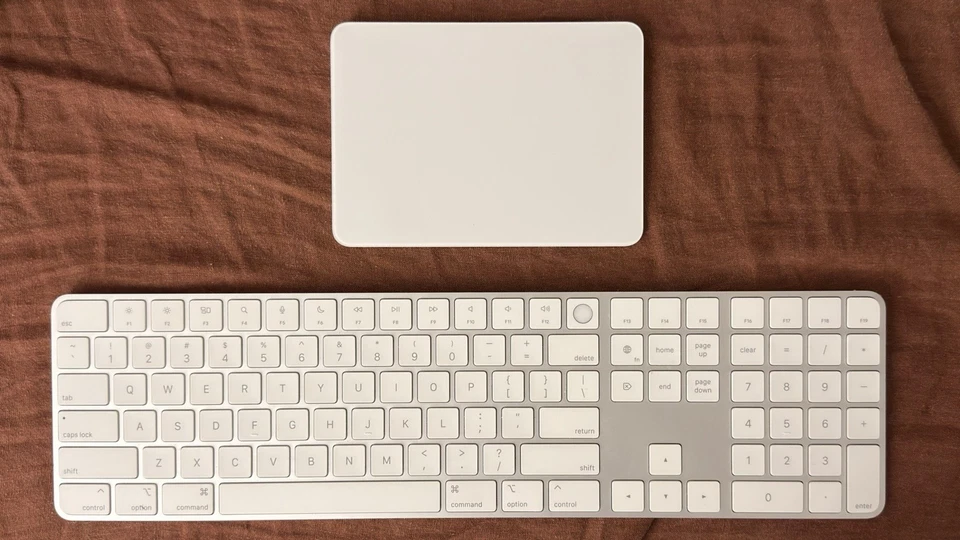 Apple Magic Keyboard mit Ziffernblock (US Englisch) und Magic Trackpad Bundle