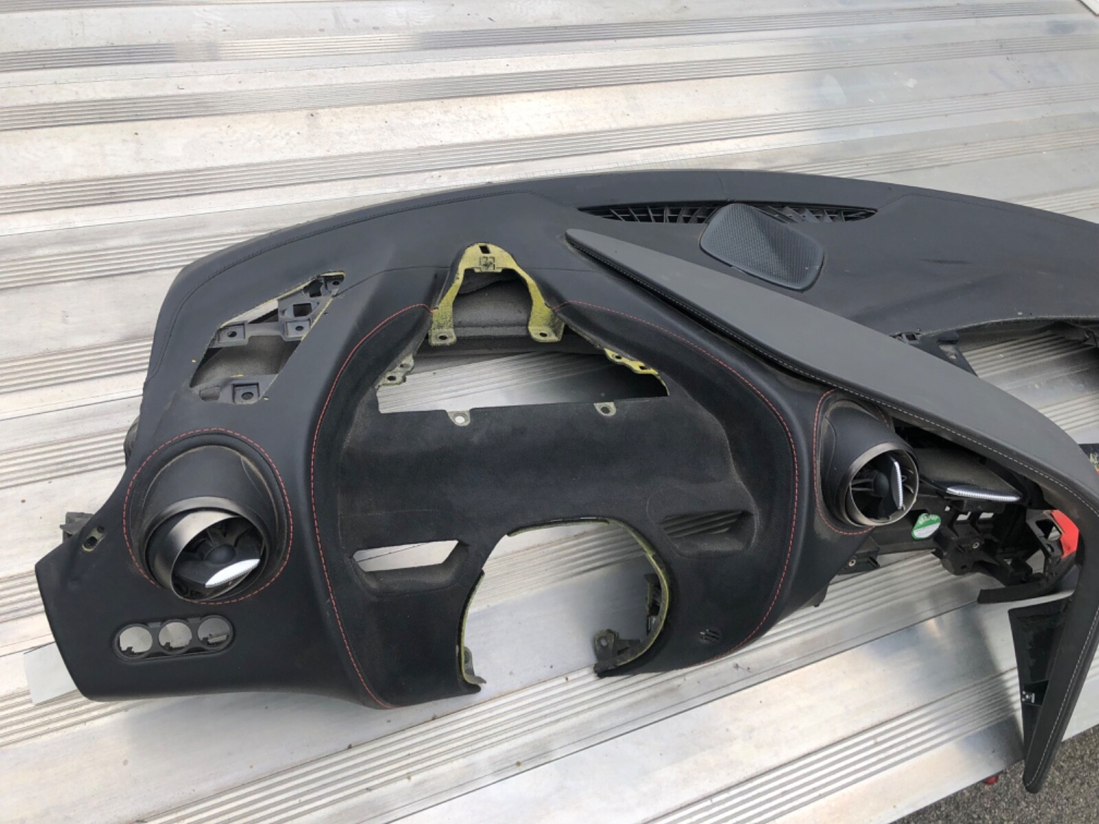 mclaren 720 dash