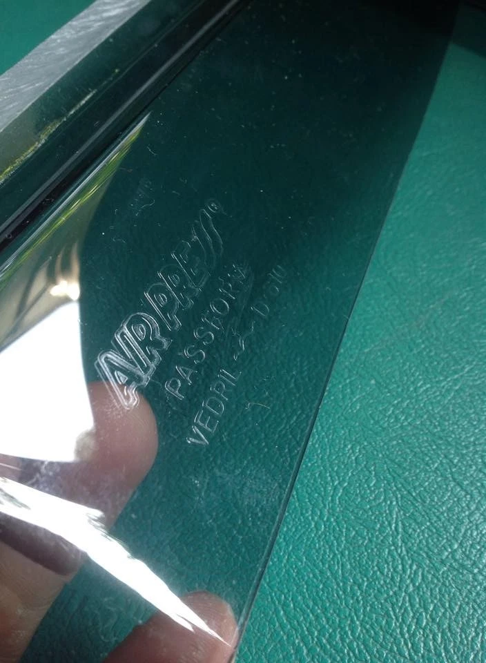 DATSUN 620 Mazda B1600 B2200 Camión 2 PUERTAS Parabrisas Protector de Aire Nuevo de Lote Antiguo Foto 3 de 4