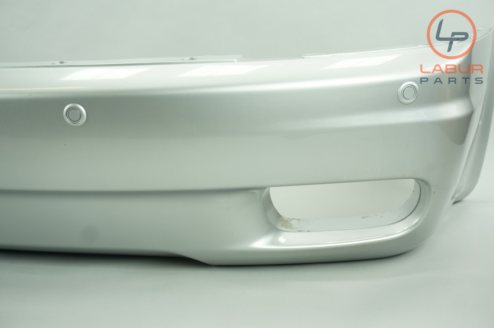 M139 03-08 Maserati Quattroporte Rear Bumper Cover w/ Parking Sensors BR104