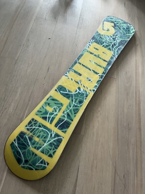 Burton Blunt 158 V-Rocker Snowboard. Burton Carry Bag Included