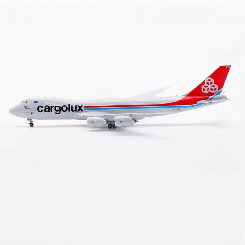 1:400 JC Wings Cargolux Cutaway Boeing B747-8F Diecast 1:400 JC Wings Cargolux Cutaway Boeing B747-8F Diecast