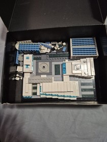LEGO ARCHITECTURE: United Nations Headquarters (21018 Complete W/ Instructions