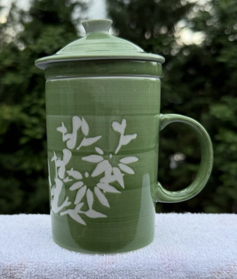 World Market Green with White Flowers & Leaves Tea Mug with Strainer, Collector