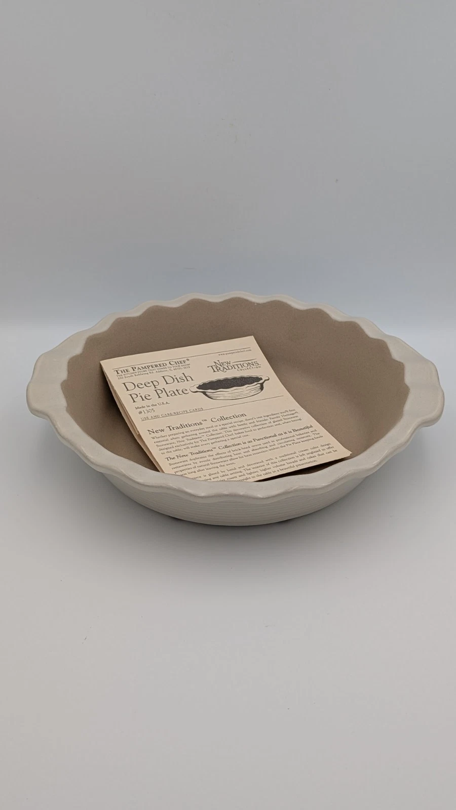 PAMPERED CHEF Family Heritage Stoneware Deep Dish Scalloped Pie Plate 9 Inch