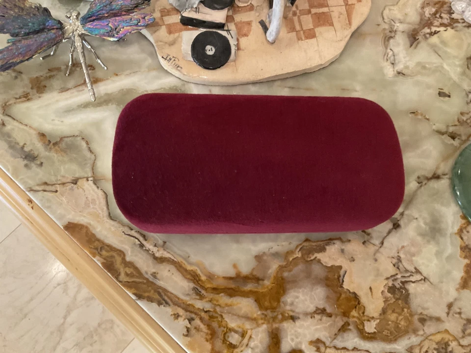 Auténticas gafas de sol Gucci estuche con abrazadera de terciopelo rojo borgoña  Foto 4 de 4