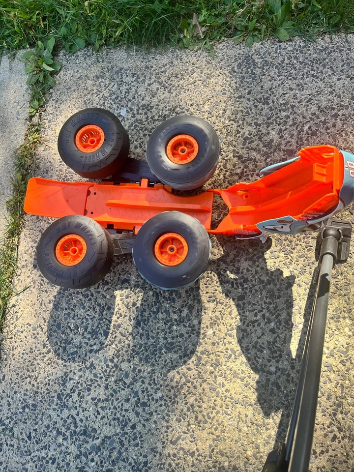 Booster transformador Hot Wheels Monster Trucks Rhinomite RC con Race Ace 1 12 Foto 4 de 4