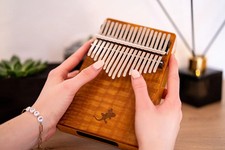 Solid Wood 17 Key Kalimba - C Major - Front Soundhole - Lizard Laser Inlay - ...