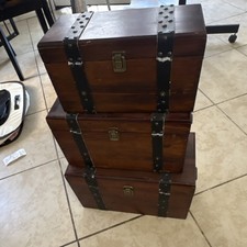 Set of 3 Vintage Style Wooden Trunks with Metal Accents, Brown/Black