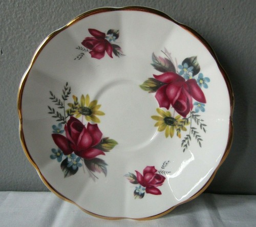 Royal Dover Bone China Floral Red Rose Footed Tea Cup and Saucer England - Picture 8 of 9