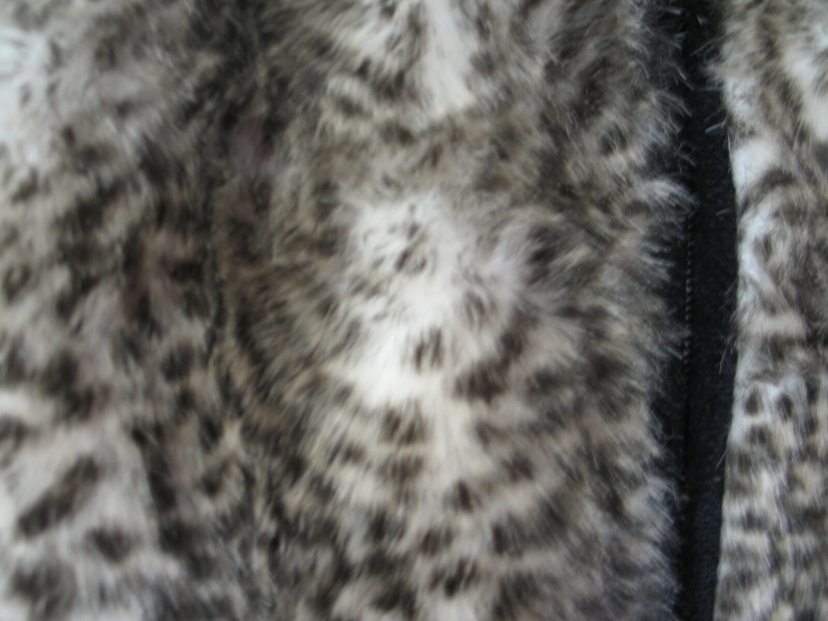 LISA INTERNATIONAL FAUX FUR LEOPARD PRINT ZIP-UP VELOUR SWEATER