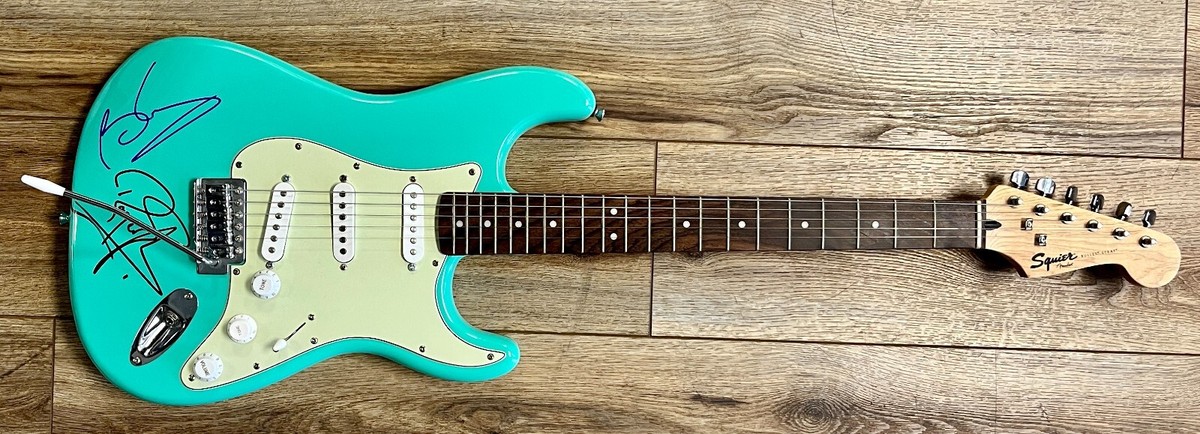 洋楽 Queen Brian May/Roger Taylor RARE-Brian May/Roger Taylor (Queen) signed Fender Squire