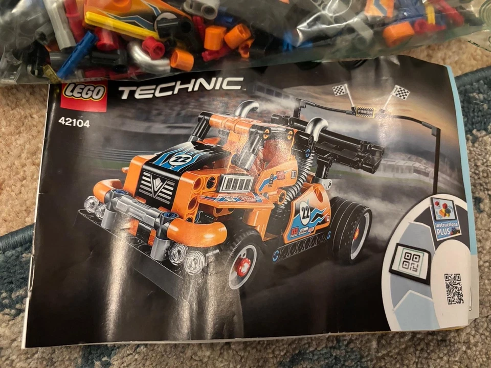 LEGO Technic 42104 Race Truck, photo 1 of 2