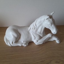Porcelain Horse Figurine Collectible Elegant Décor Accessory