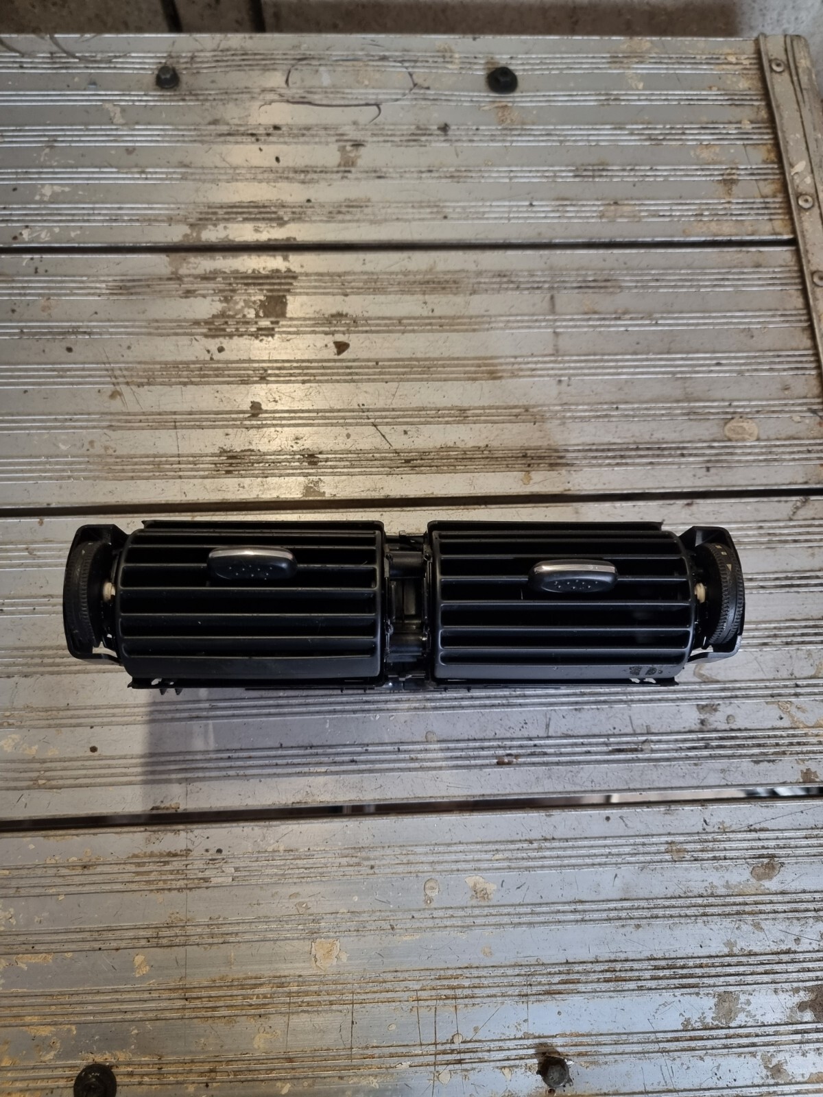 MERCEDES W203 C Class Centre Air Vents Black A2038303554 